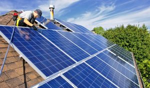 Service d'installation de photovoltaïque et tuiles photovoltaïques à Signes
